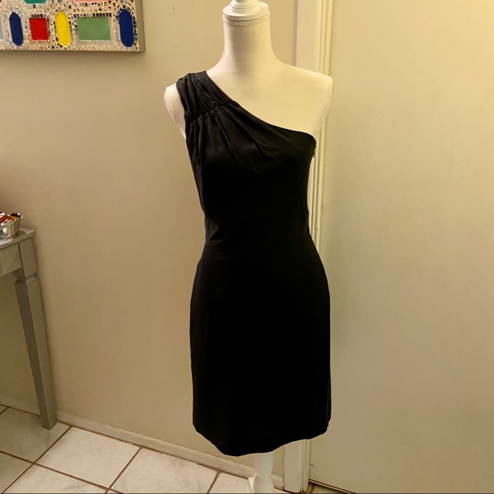✨NWT Banana Republic One Shoulder Dress